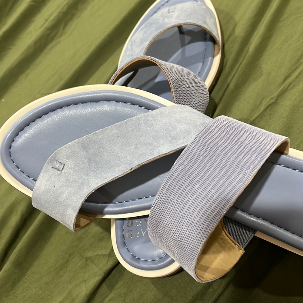Very comfy sandals